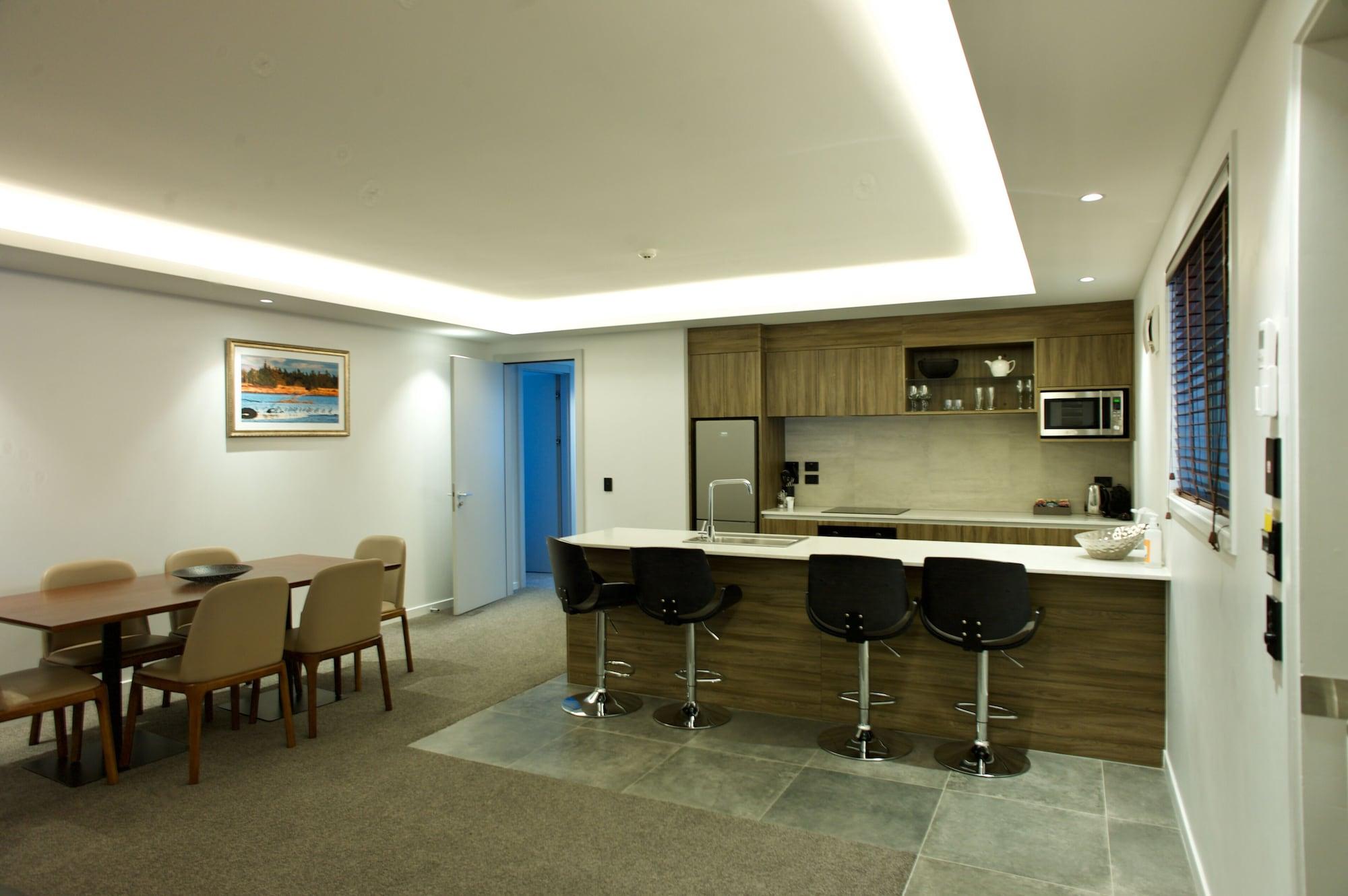 Regal Palms Resort Rotorua Ngoại thất bức ảnh A kitchen in a serviced apartment